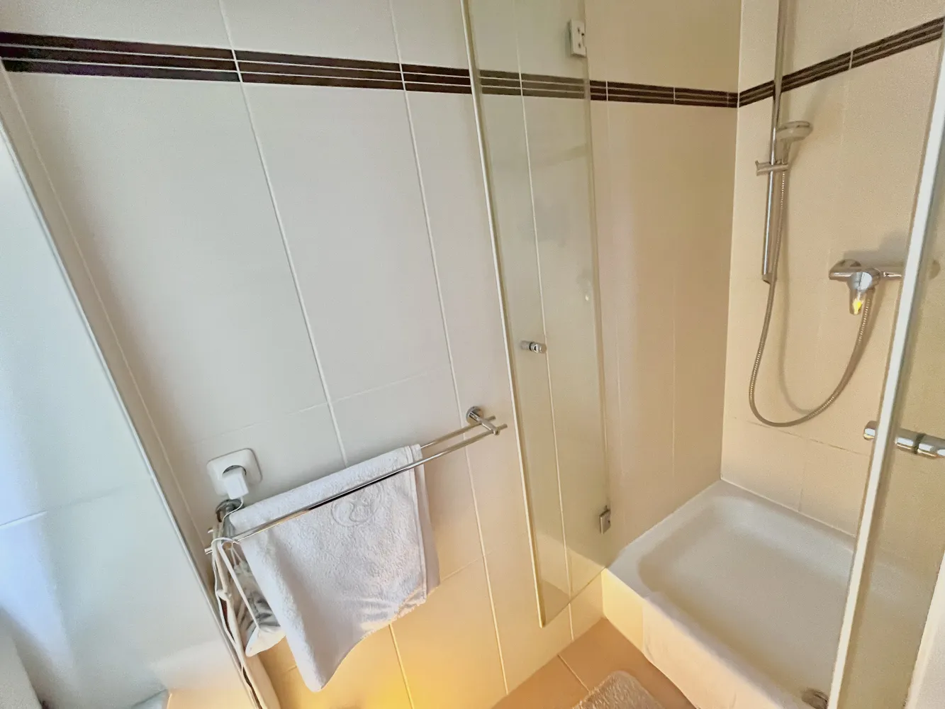 4 room apartment with 113 m² in Frankfurt am Main – Photo 4