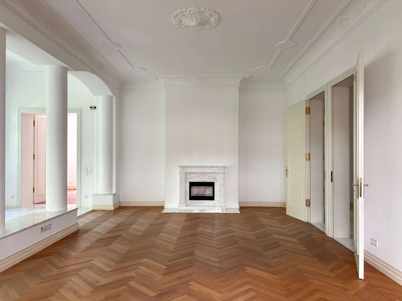 5 Zimmer Wohnung mit 202 m² in Frankfurt am Main – Bild 2