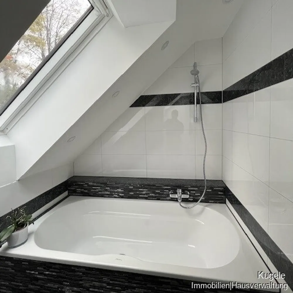 4 Zimmer Wohnung mit 140 m² in Karlsruhe – Bild 9