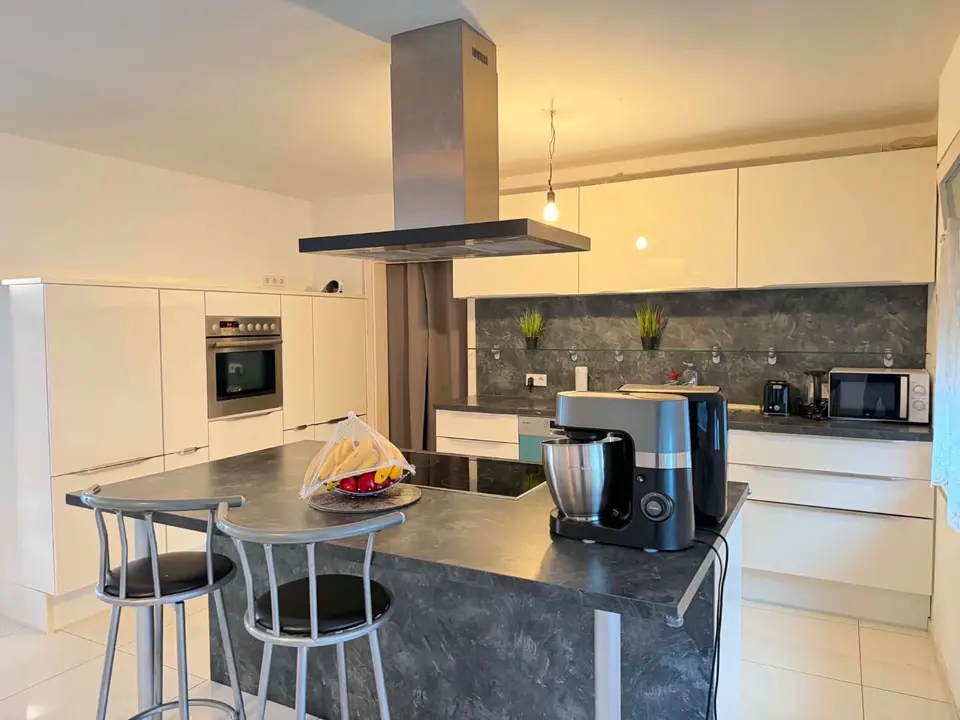 7 Zimmer Wohnung mit 223 m² in Koblenz – Bild 3