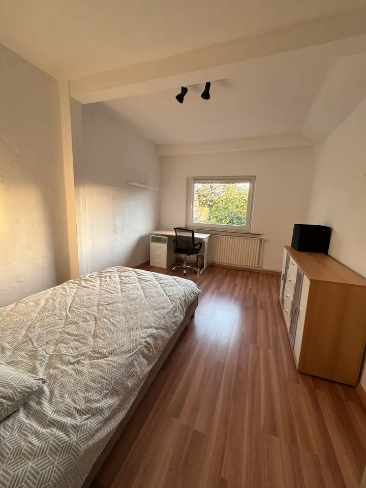 WG-Zimmer mit 11 m² in Düsseldorf – Bild 8