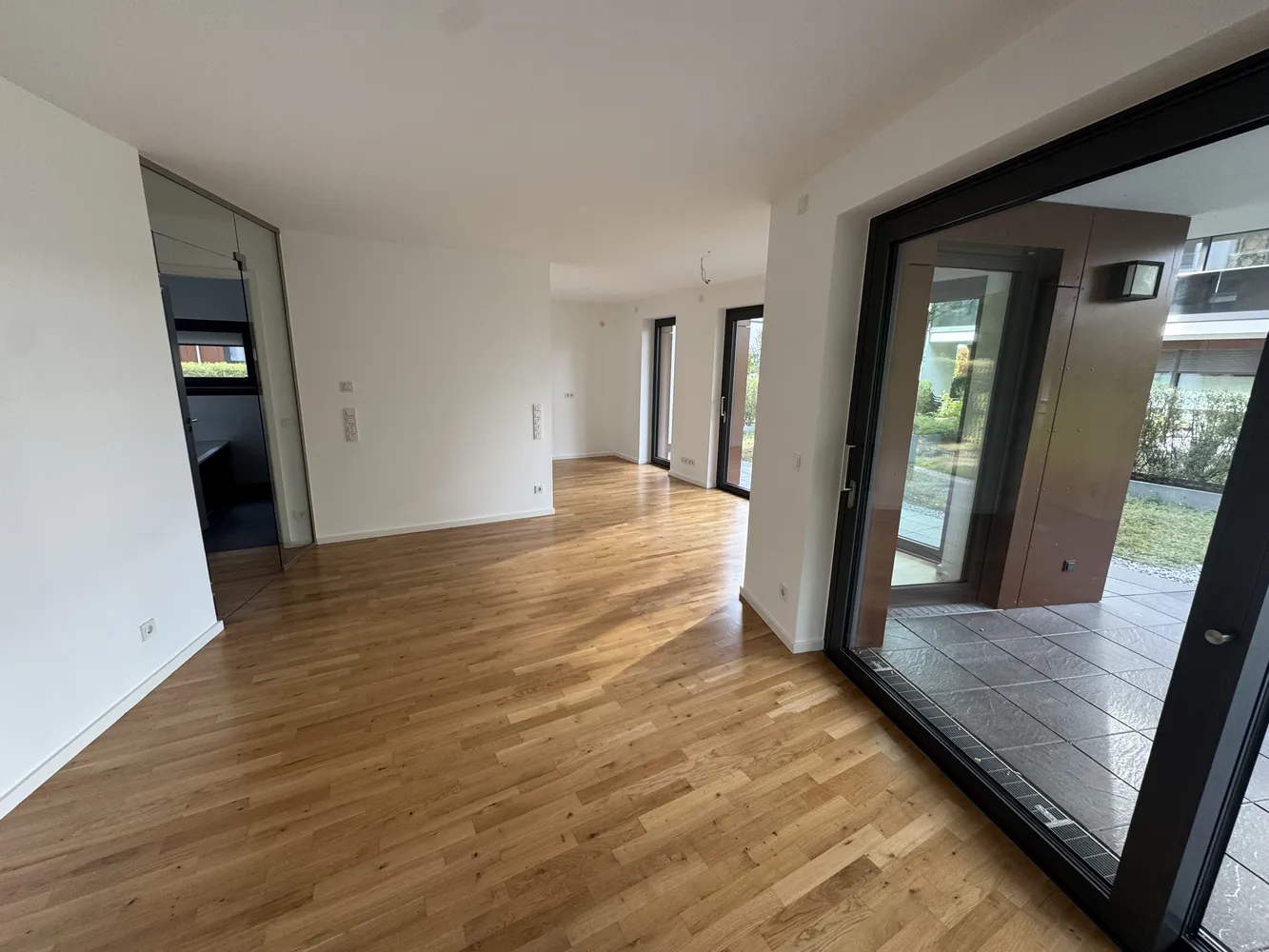 2 room apartment with 95 m² in Magdeburg – Photo 2
