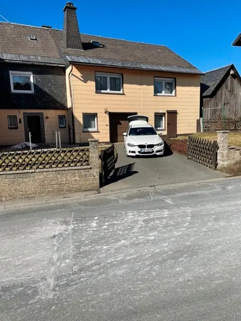 8 Zimmer Haus mit 250 m² in Sonneberg – Bild 1