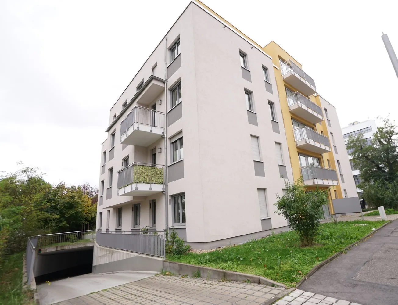 4 Zimmer Wohnung mit 109 m² in Dresden – Bild 1
