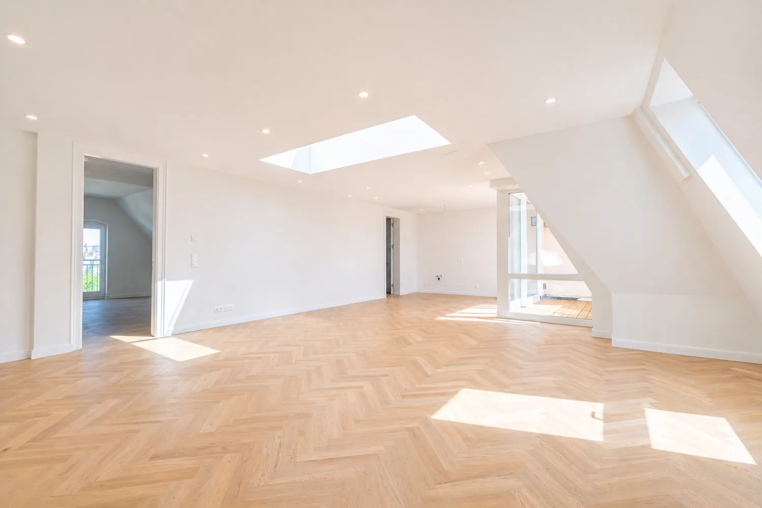 8 Zimmer Wohnung mit 330 m² in Berlin – Bild 3
