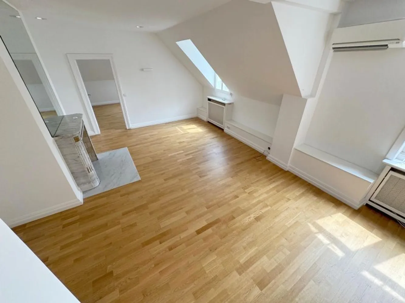 5 Zimmer Wohnung mit 120 m² in Wiesbaden – Bild 2
