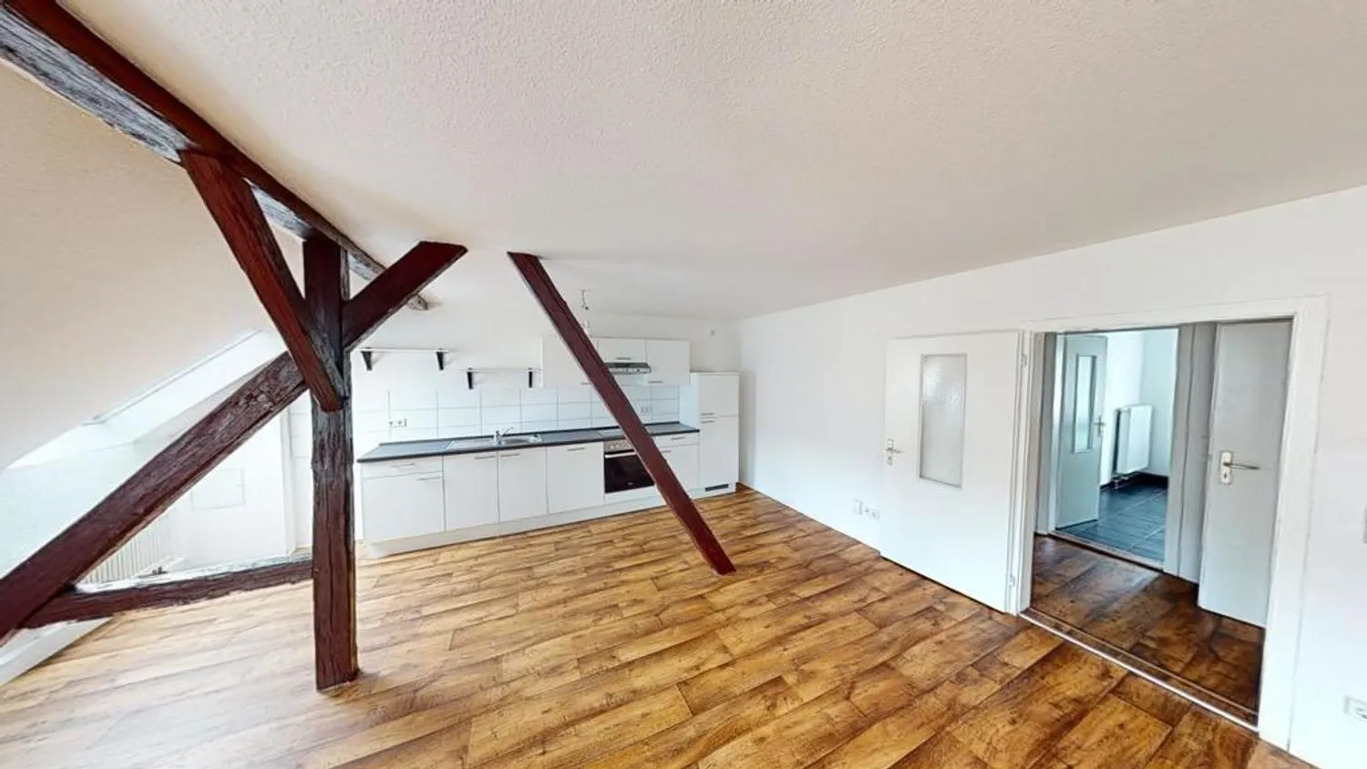 2 Zimmer Wohnung mit 77 m² in Chemnitz – Bild 2