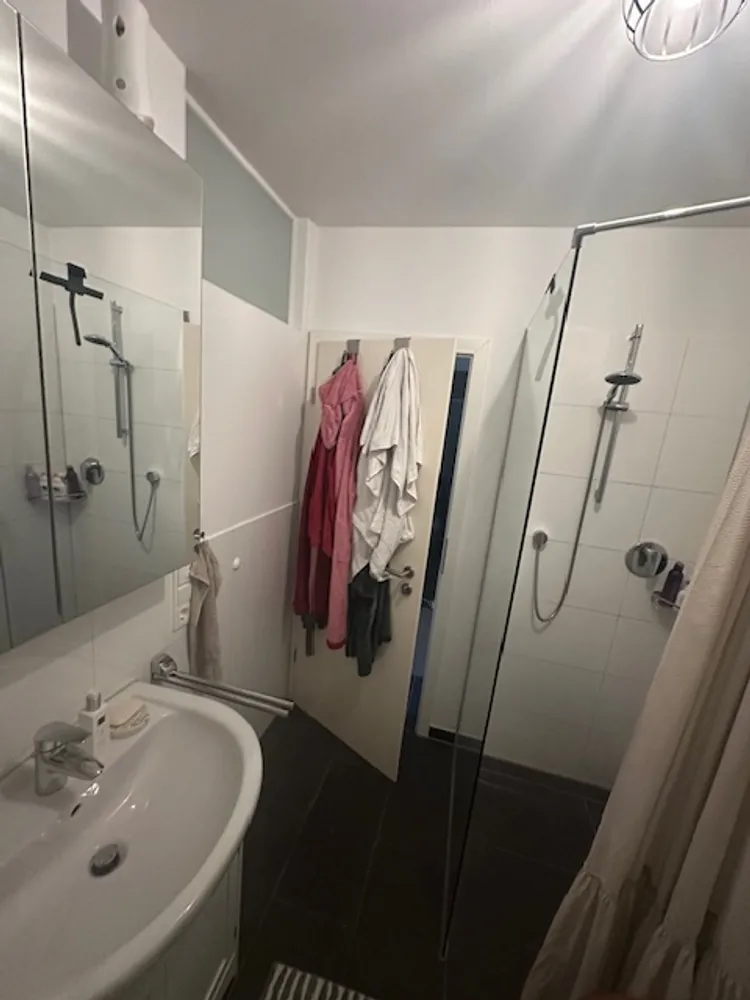 2 Zimmer Wohnung mit 65 m² in Köln – Bild 2