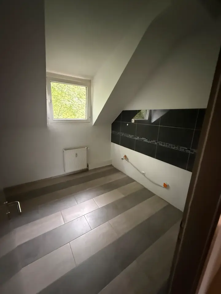 4 Zimmer Wohnung mit 90 m² in Duisburg – Bild 1