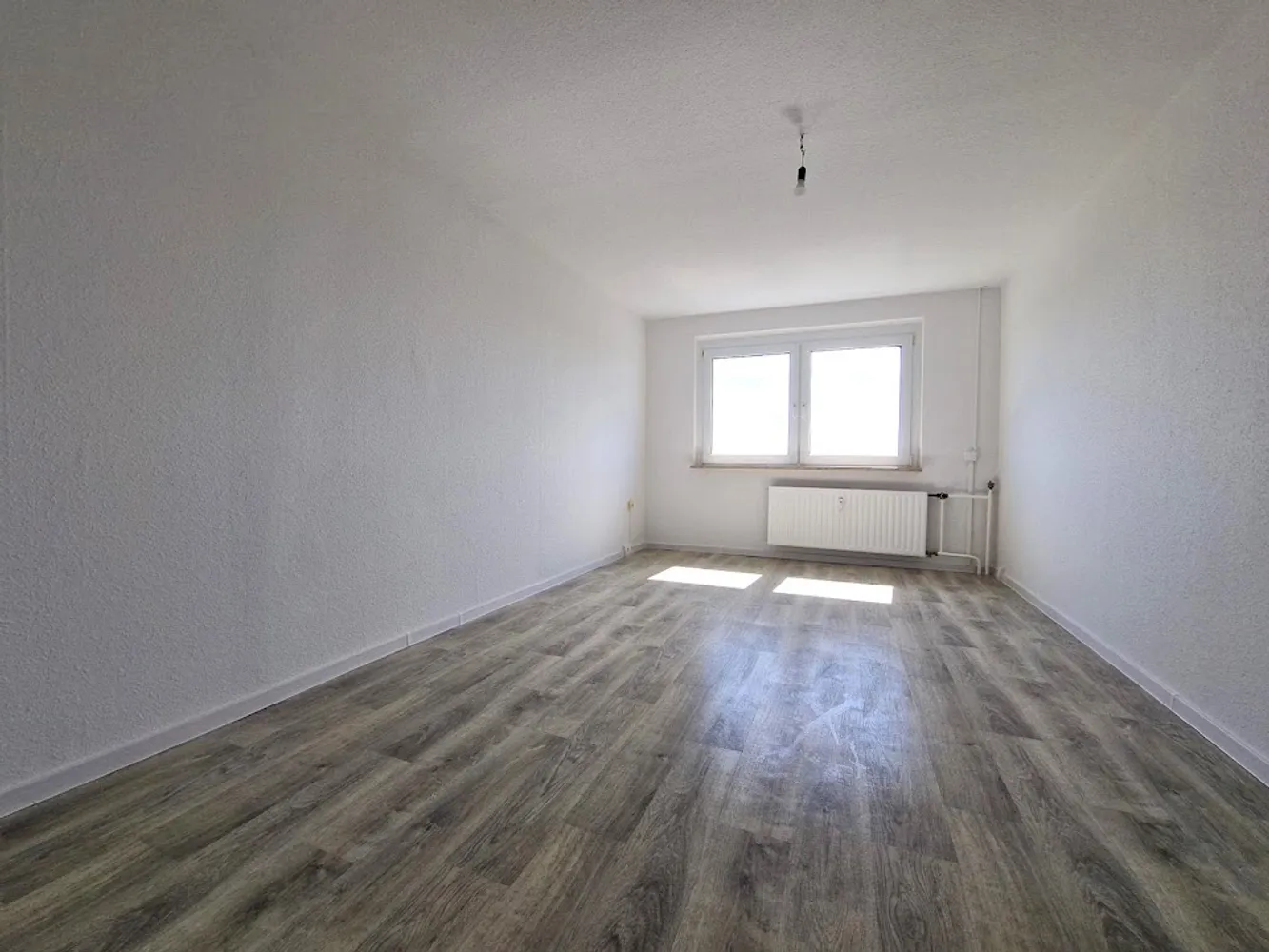 3 Zimmer Wohnung mit 69 m² in Neubrandenburg – Bild 1