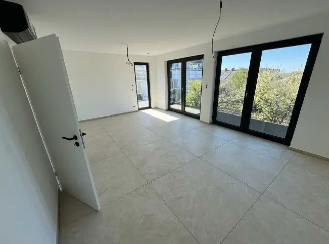 8 Zimmer Haus mit 213 m² in Wiesbaden – Bild 2