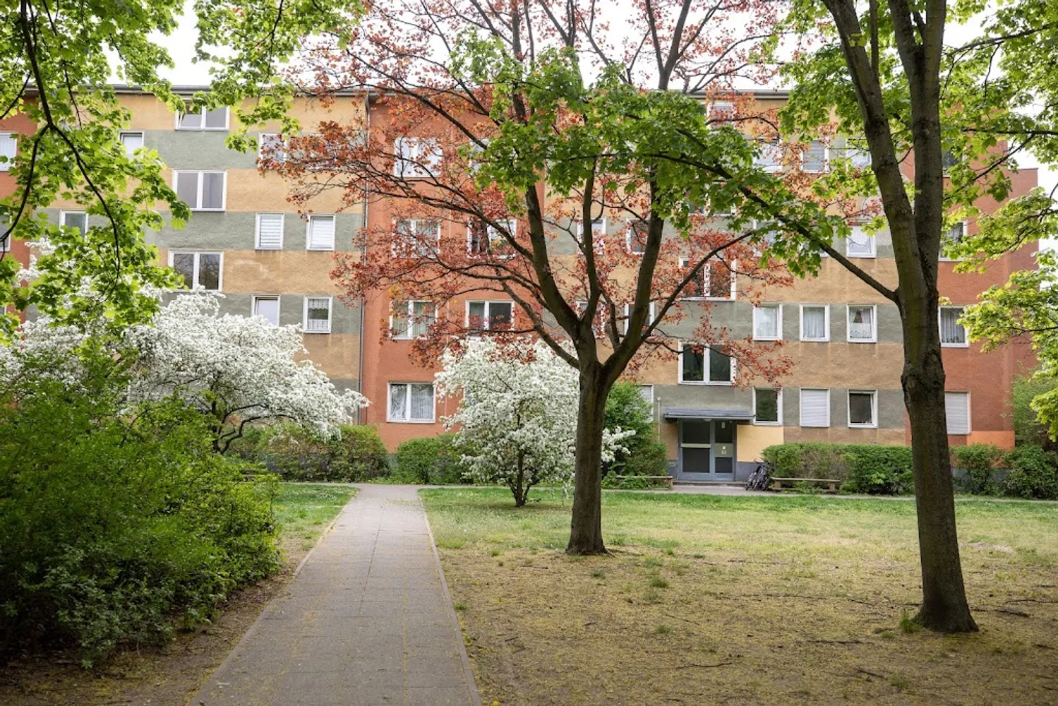 2 room apartment with 58 m² in Berlin – Photo 2