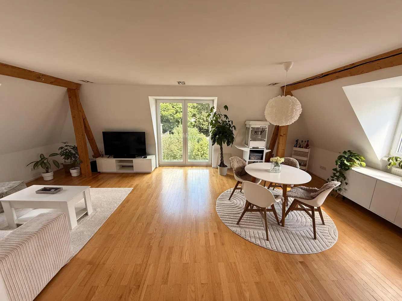 3 Zimmer Wohnung mit 102 m² in Nürnberg – Bild 1
