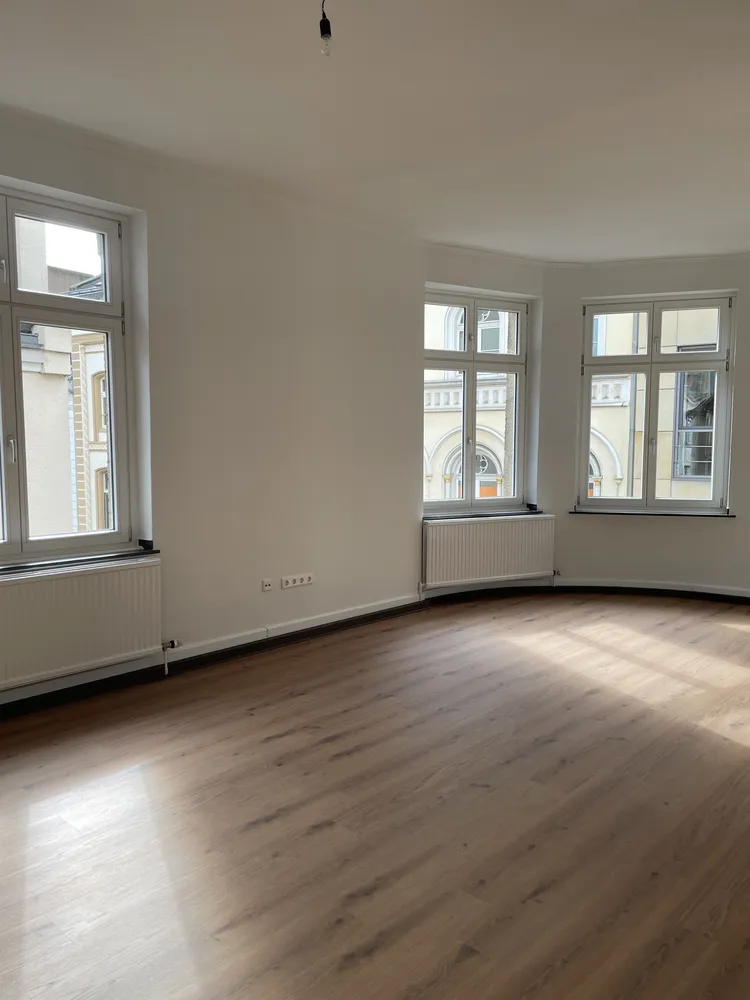 4 Zimmer Wohnung mit 122 m² in Neuss – Bild 2