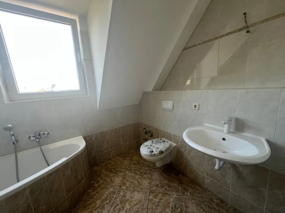 4 Zimmer Wohnung mit 102 m² in Delitzsch – Bild 10