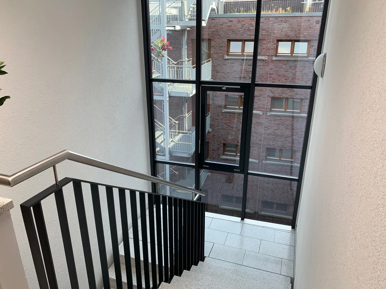 2 Zimmer Wohnung mit 77 m² in Köln – Bild 4