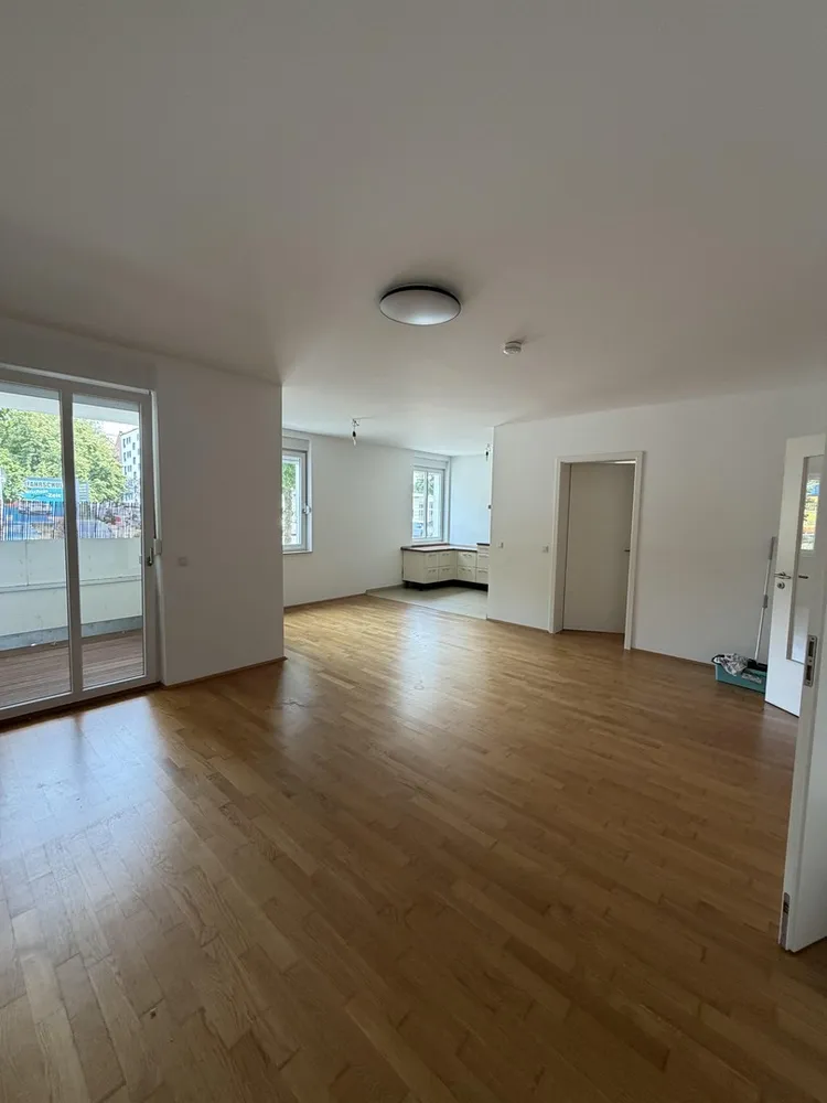 2 Zimmer Wohnung mit 82 m² in Berlin – Bild 1