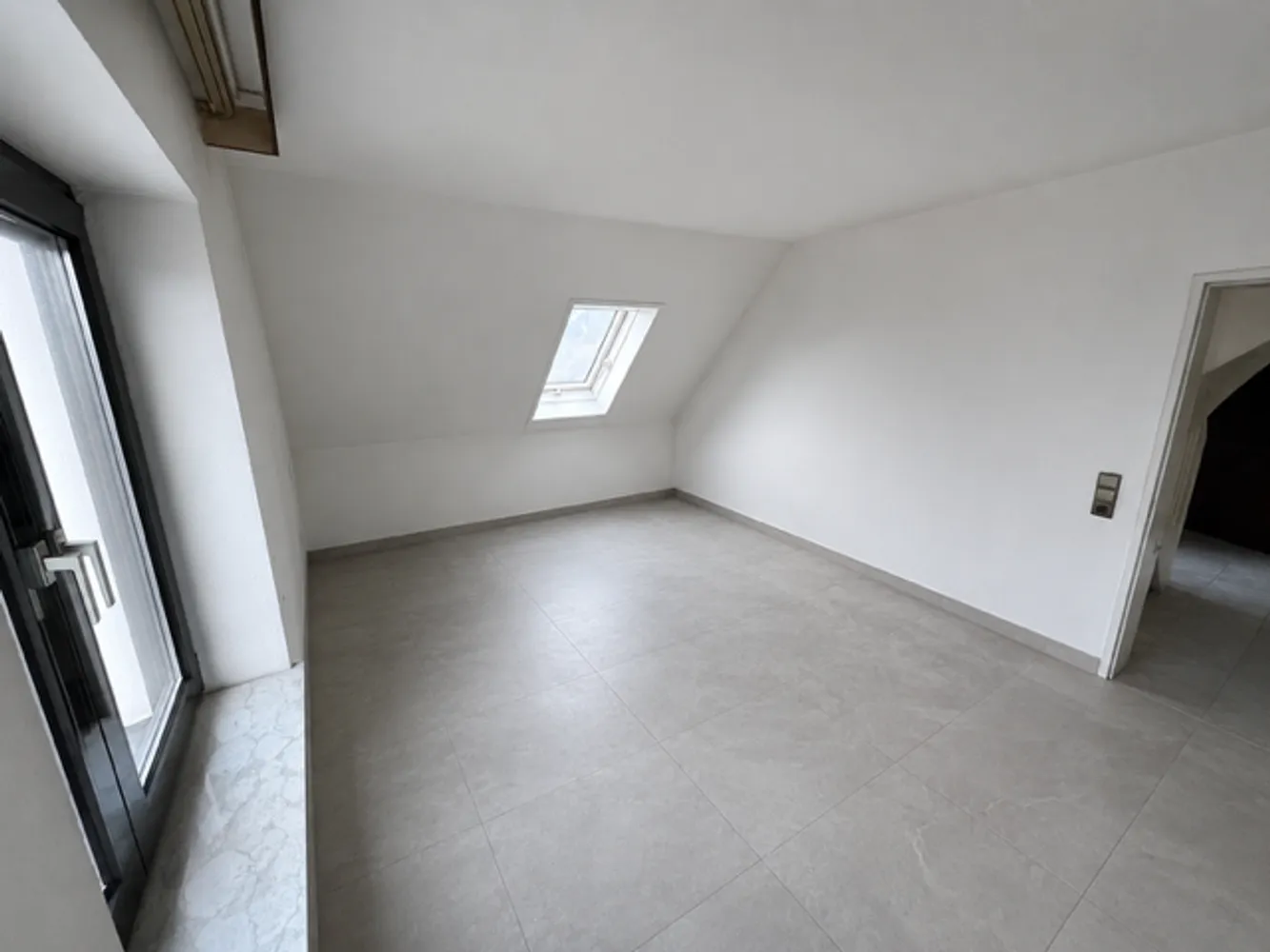 5 Zimmer Wohnung mit 120 m² in Augsburg – Bild 11
