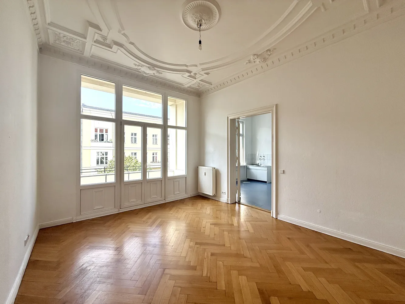 2 Zimmer Wohnung mit 87 m² in Berlin – Bild 1