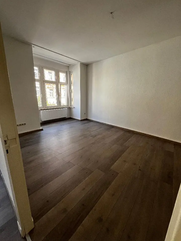 4 Zimmer Wohnung mit 130 m² in Weißenfels – Bild 1
