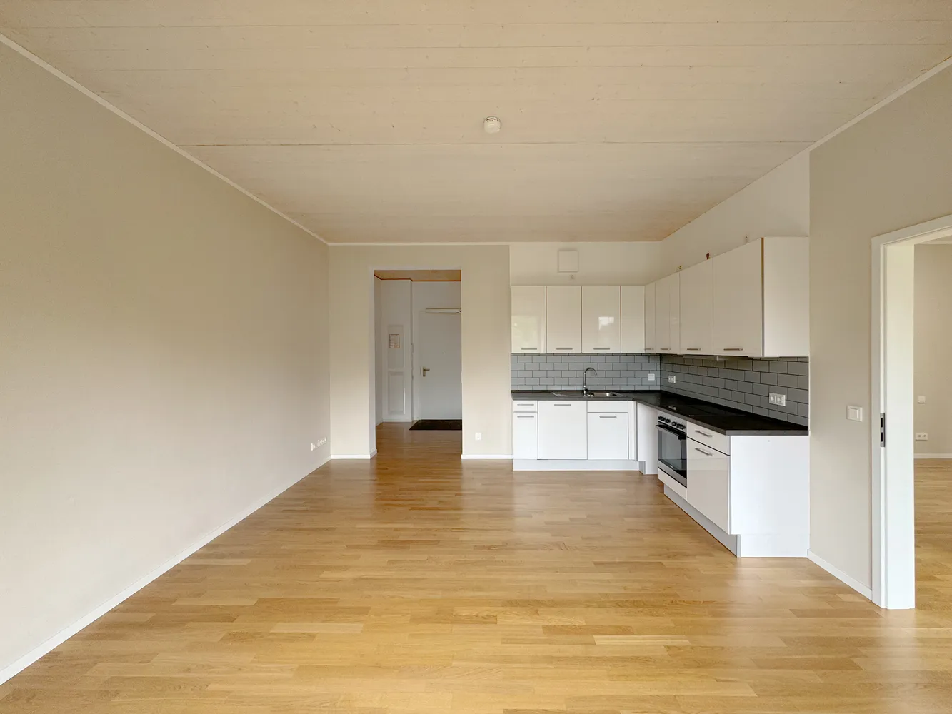 2 Zimmer Wohnung mit 82 m² in Berlin – Bild 3