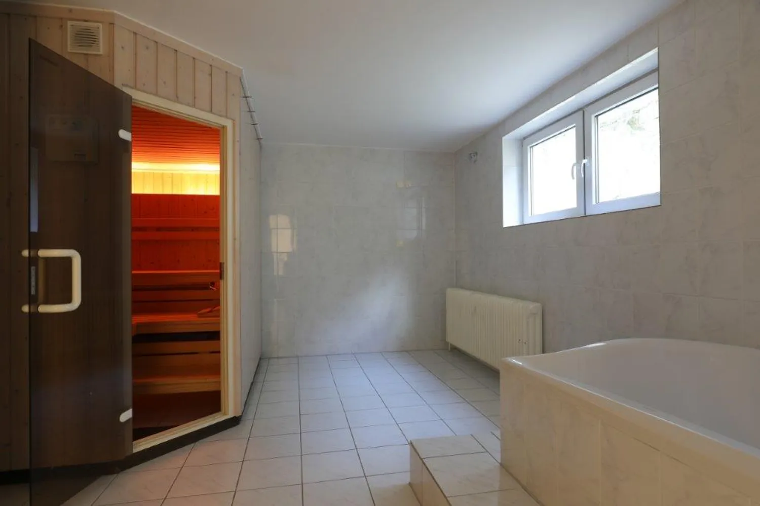 7 Zimmer Haus mit 265 m² in Wiesbaden – Bild 7