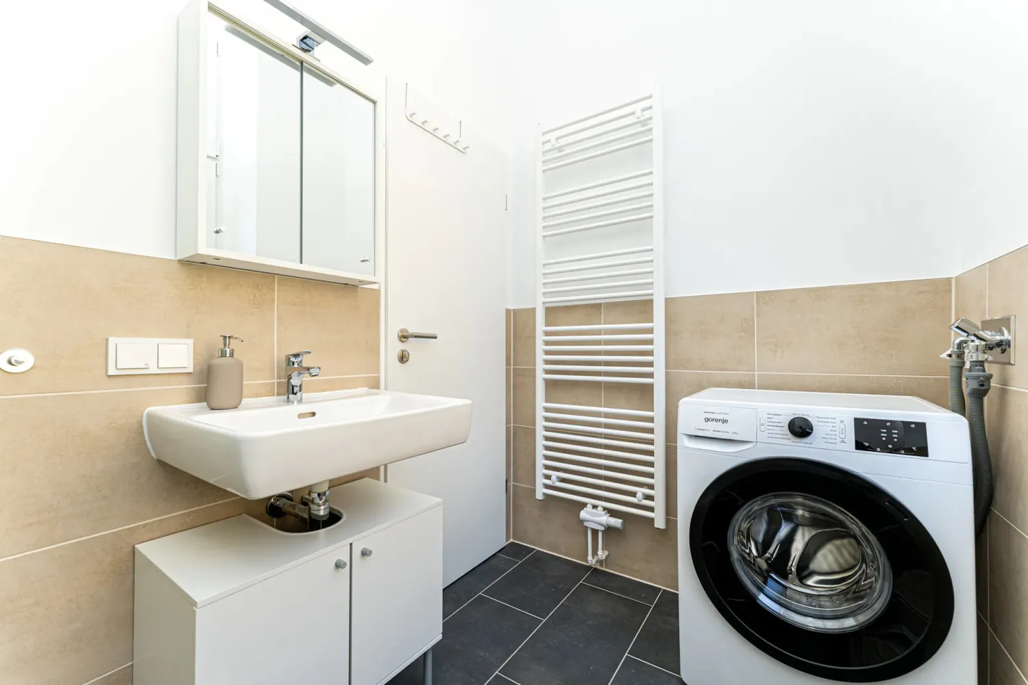 Shared room with 13 m² in Berlin – Photo 9