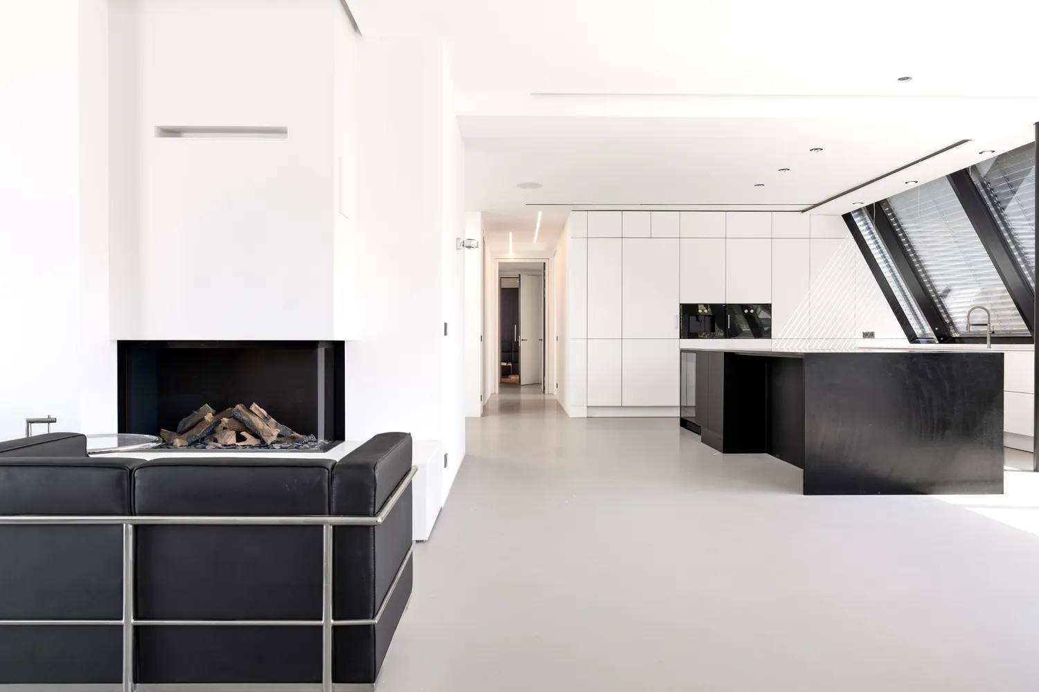 5 Zimmer Wohnung mit 244 m² in Stuttgart – Bild 2