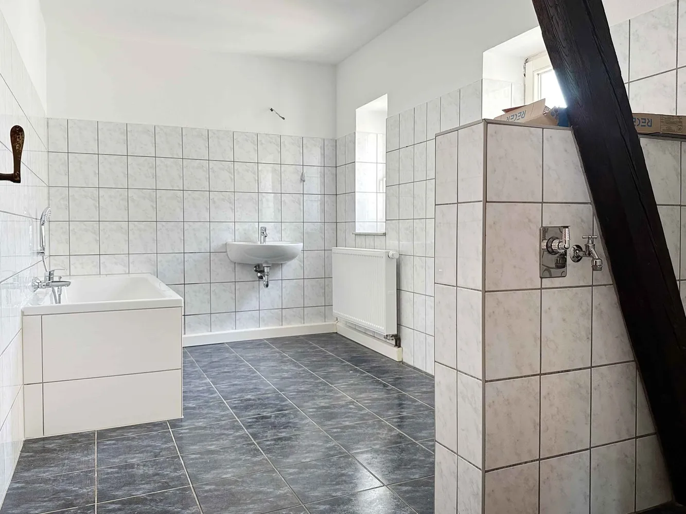 2 Zimmer Wohnung mit 96 m² in Halle (Saale) – Bild 3