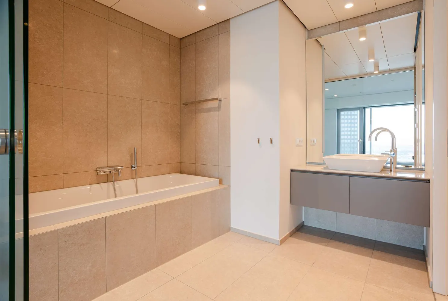 2 Zimmer Wohnung mit 103 m² in Frankfurt am Main – Bild 5