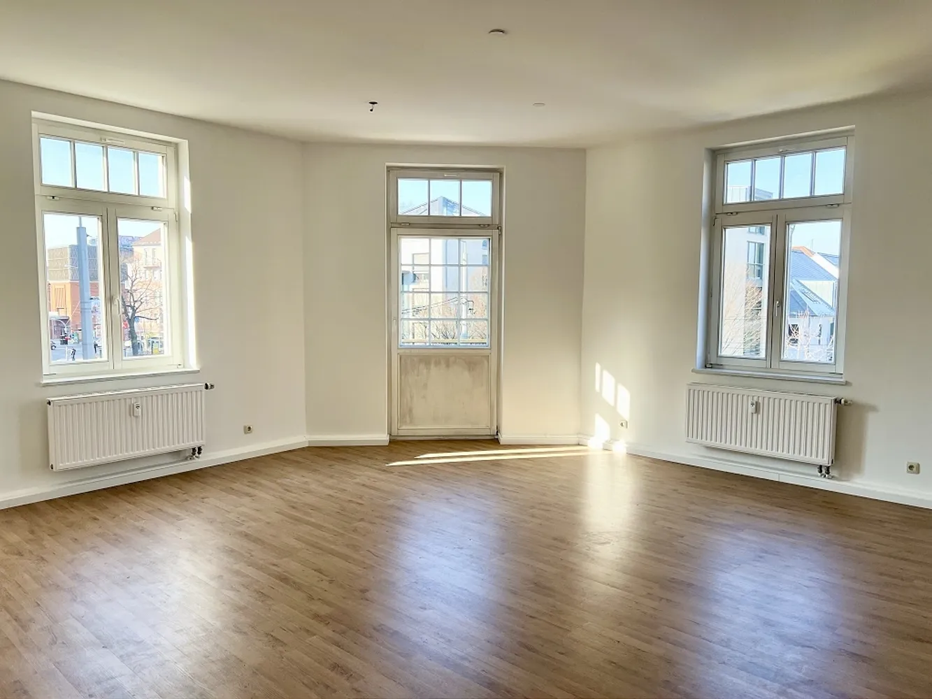 3 Zimmer Wohnung mit 109 m² in Dresden – Bild 1