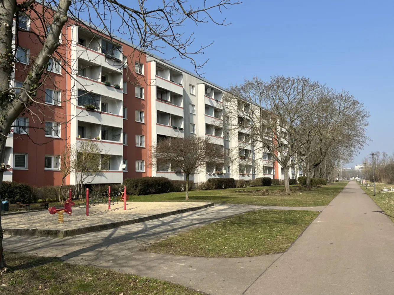 3 Zimmer Wohnung mit 57 m² in Halle (Saale) – Bild 1