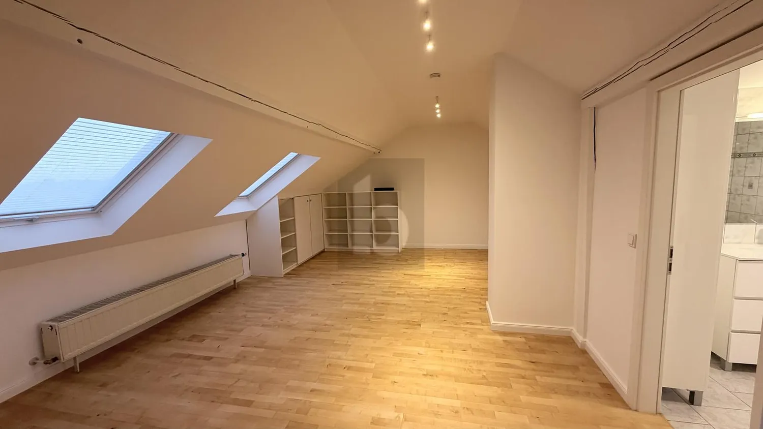 2 Zimmer Wohnung mit 91 m² in Düsseldorf – Bild 3