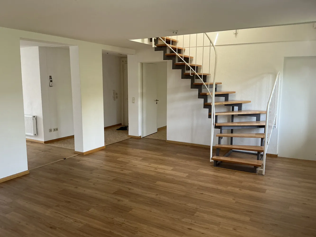 4 Zimmer Wohnung mit 130 m² in Ludwigshafen am Rhein – Bild 1