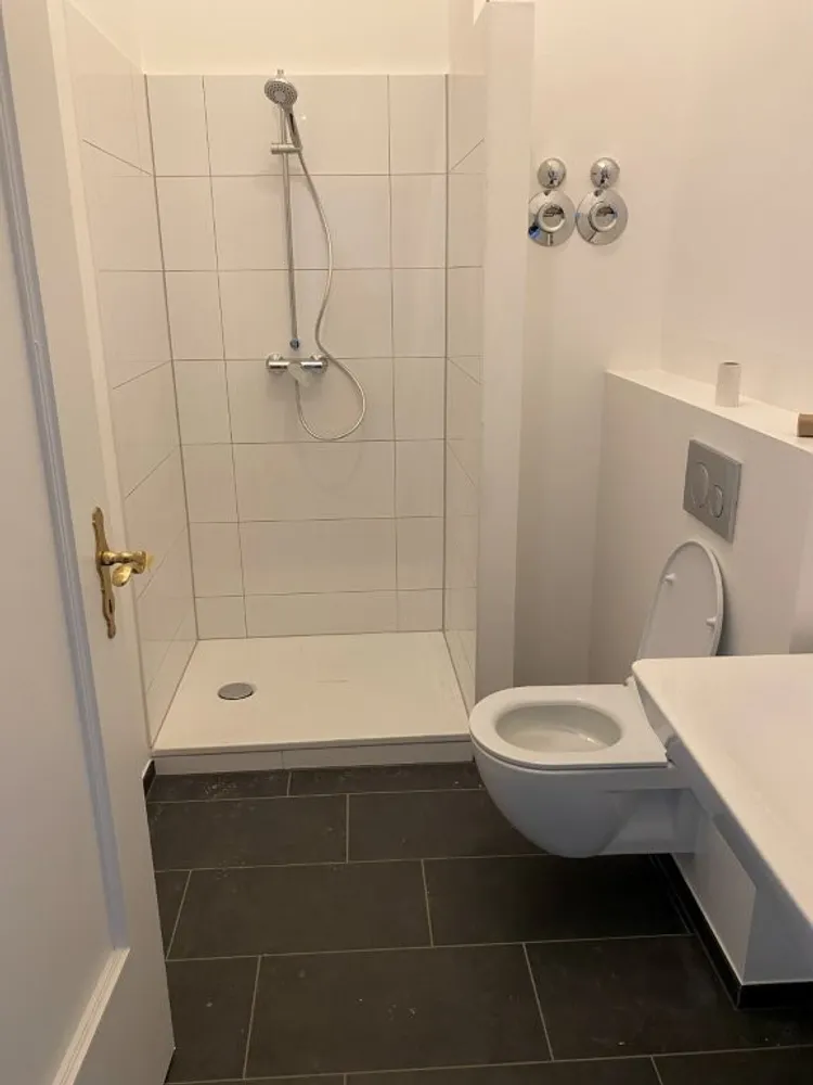 7 Zimmer Wohnung mit 204 m² in Frankfurt am Main – Bild 8
