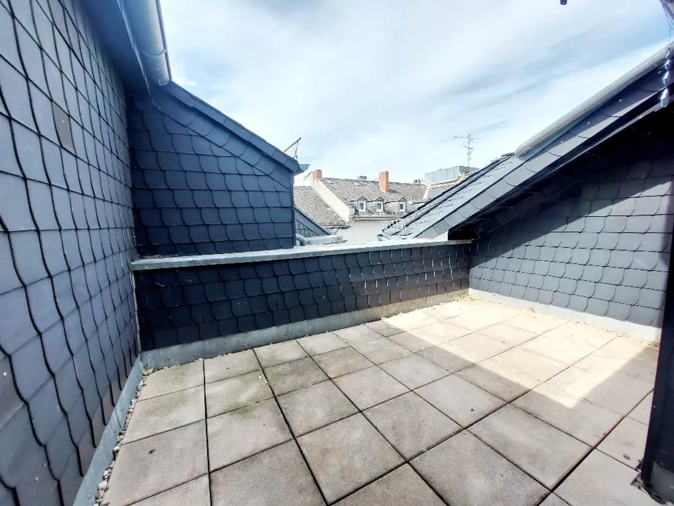 3 Zimmer Wohnung mit 90 m² in Wiesbaden – Bild 1