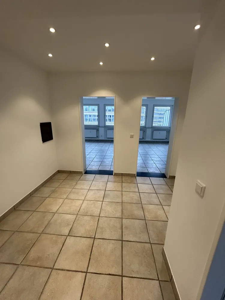 2 Zimmer Wohnung mit 82 m² in Düsseldorf – Bild 11