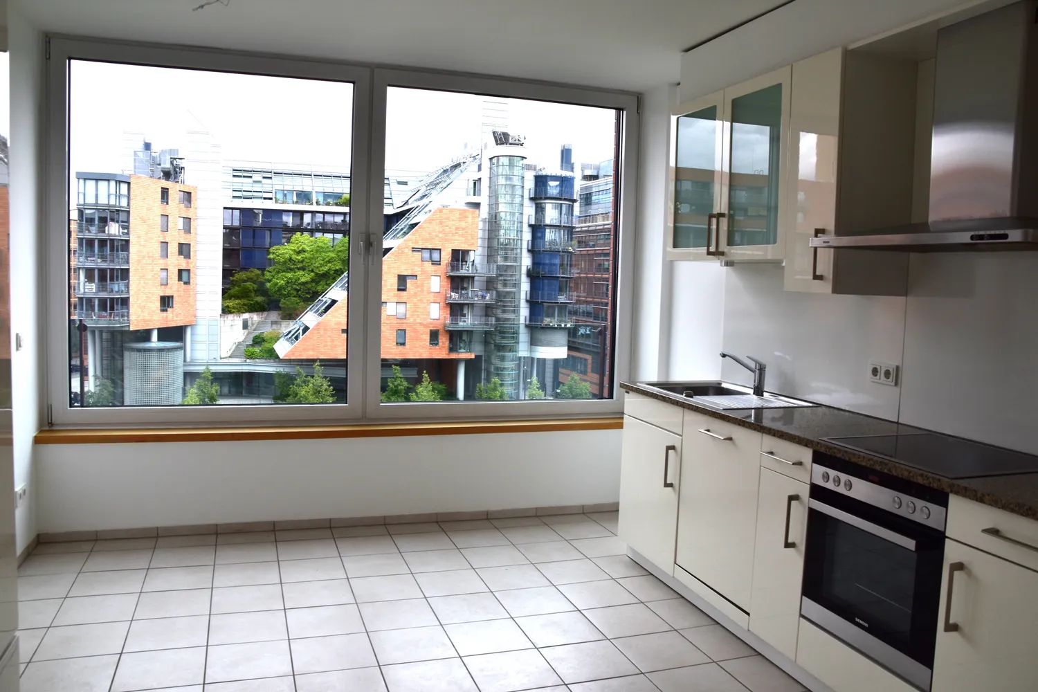 2 Zimmer Wohnung mit 121 m² in Berlin – Bild 8