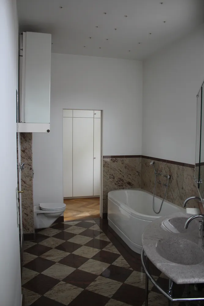 10 Zimmer Wohnung mit 320 m² in Frankfurt am Main – Bild 2