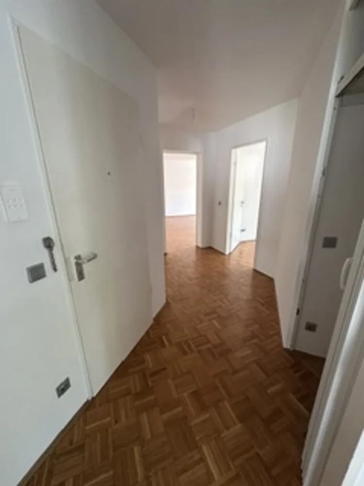 2 Zimmer Wohnung mit 92 m² in Berlin – Bild 3