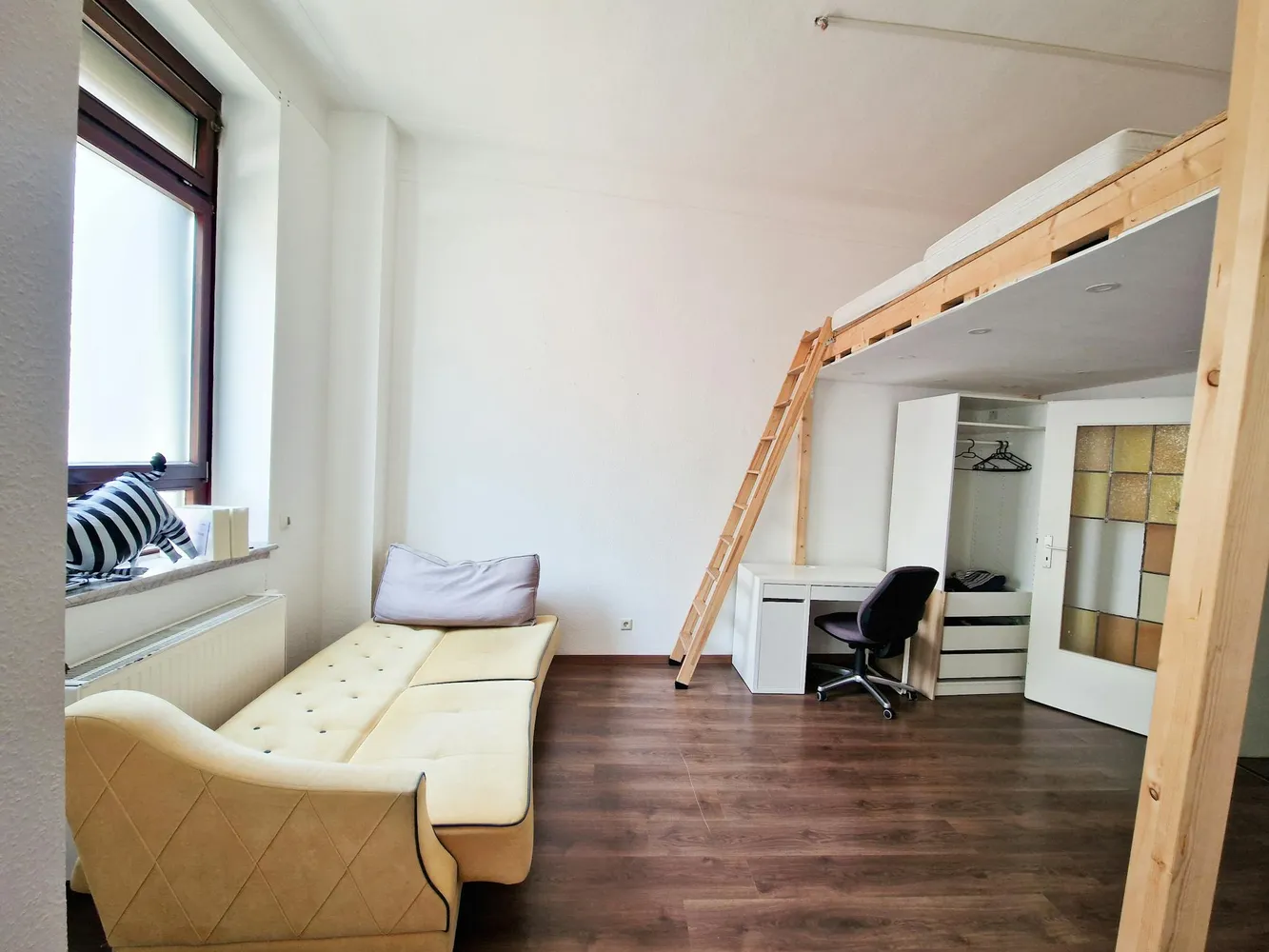 WG-Zimmer mit 30 m² in Düsseldorf – Bild 2