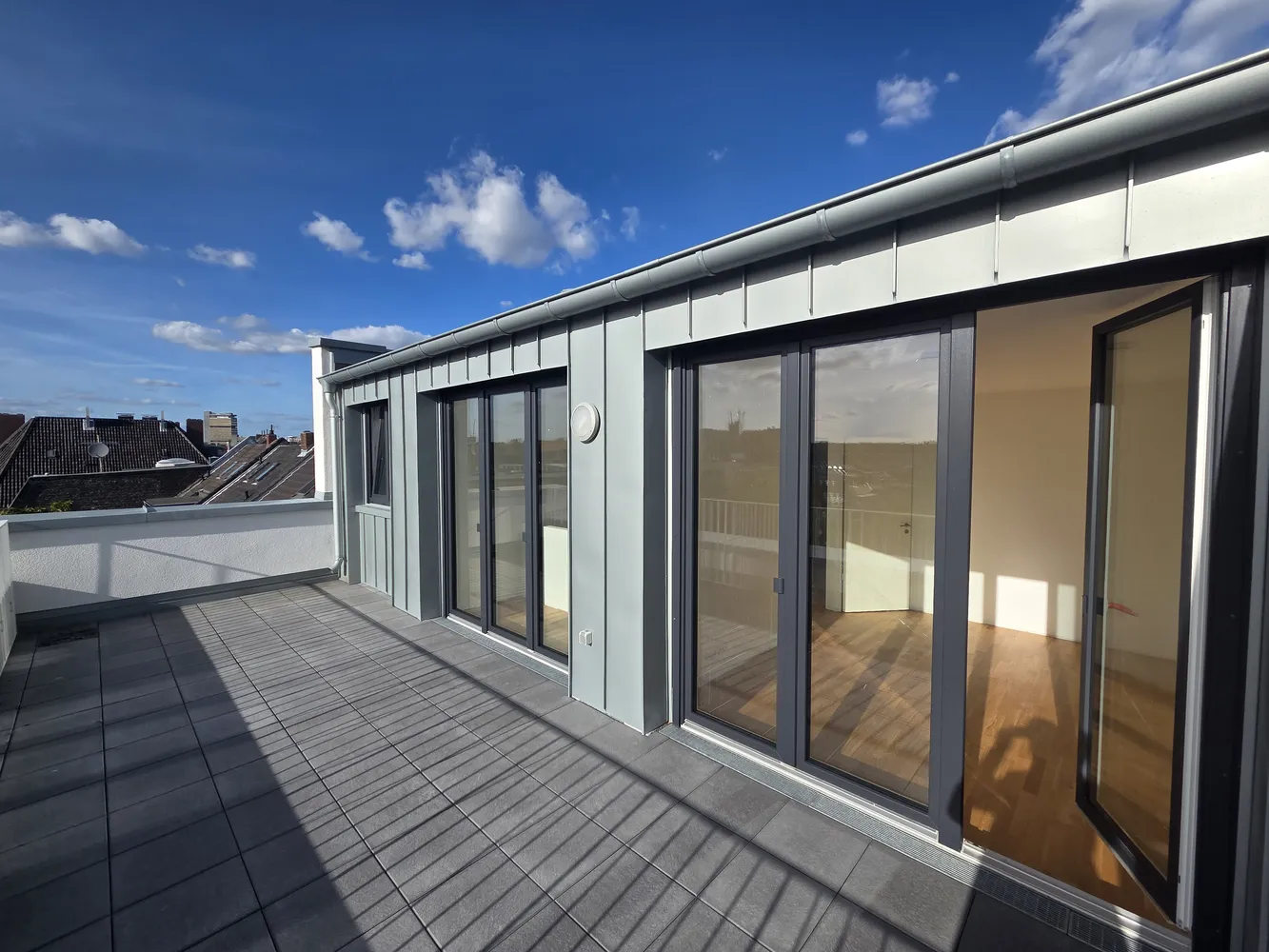 5 Zimmer Wohnung mit 137 m² in Köln – Bild 2