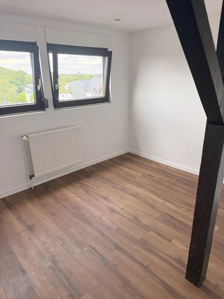 5 Zimmer Wohnung mit 120 m² in Krefeld – Bild 1