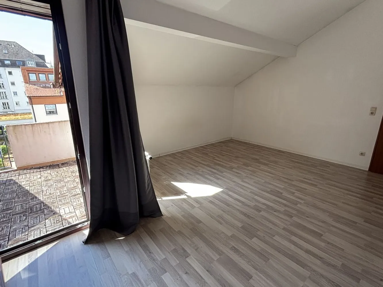 2 Zimmer Wohnung mit 81 m² in Wiesbaden – Bild 7
