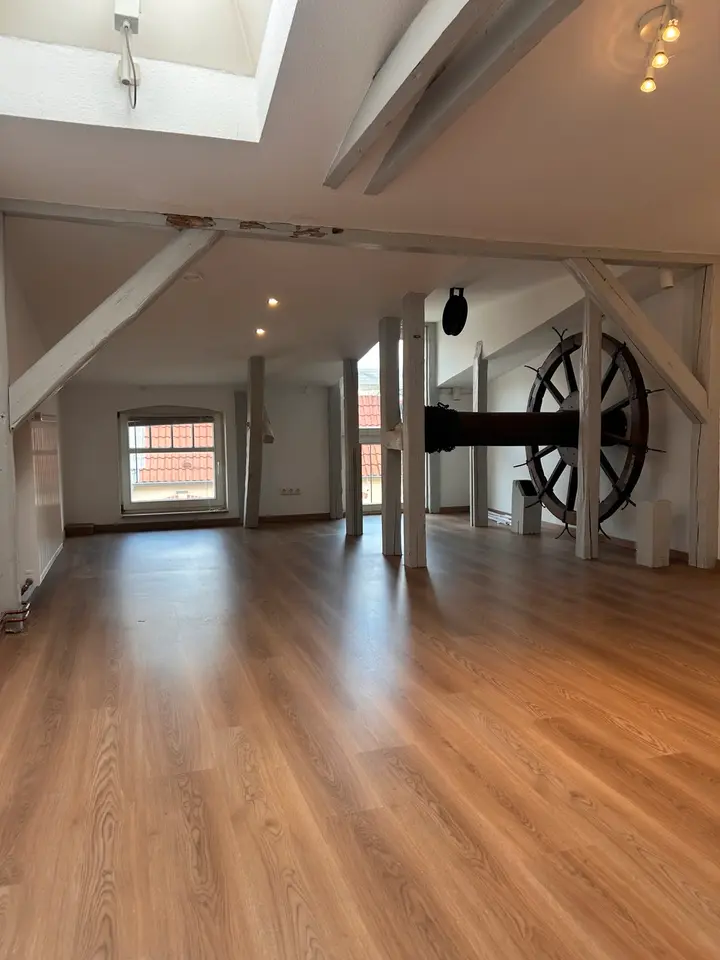 4 Zimmer Wohnung mit 145 m² in Wismar – Bild 1