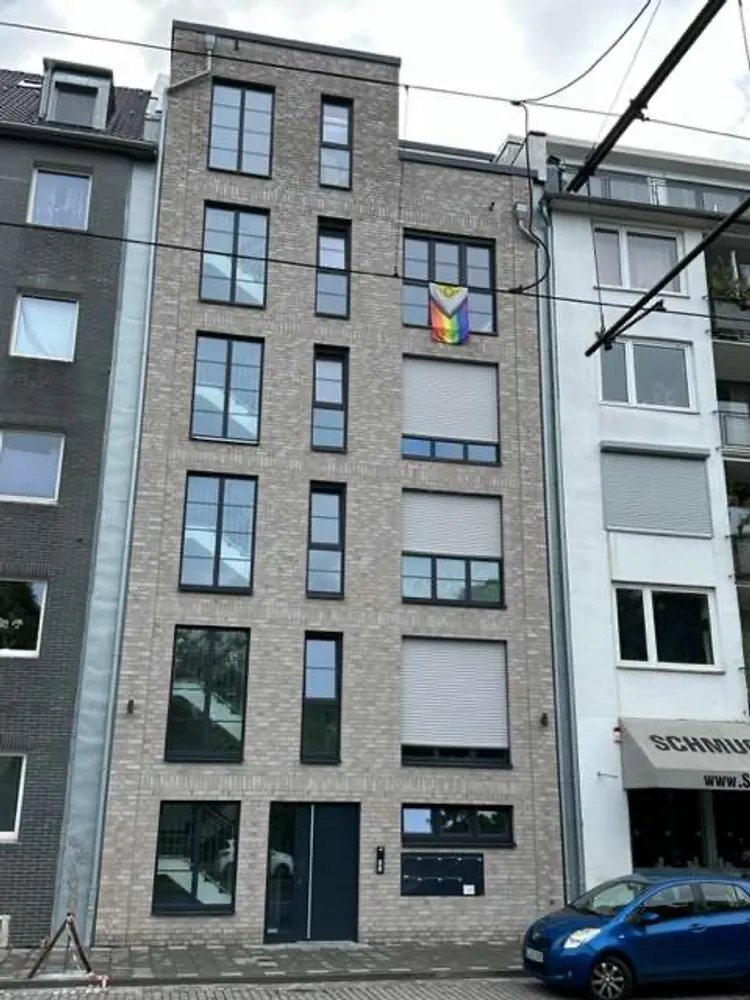 2 Zimmer Wohnung mit 75 m² in Düsseldorf – Bild 2