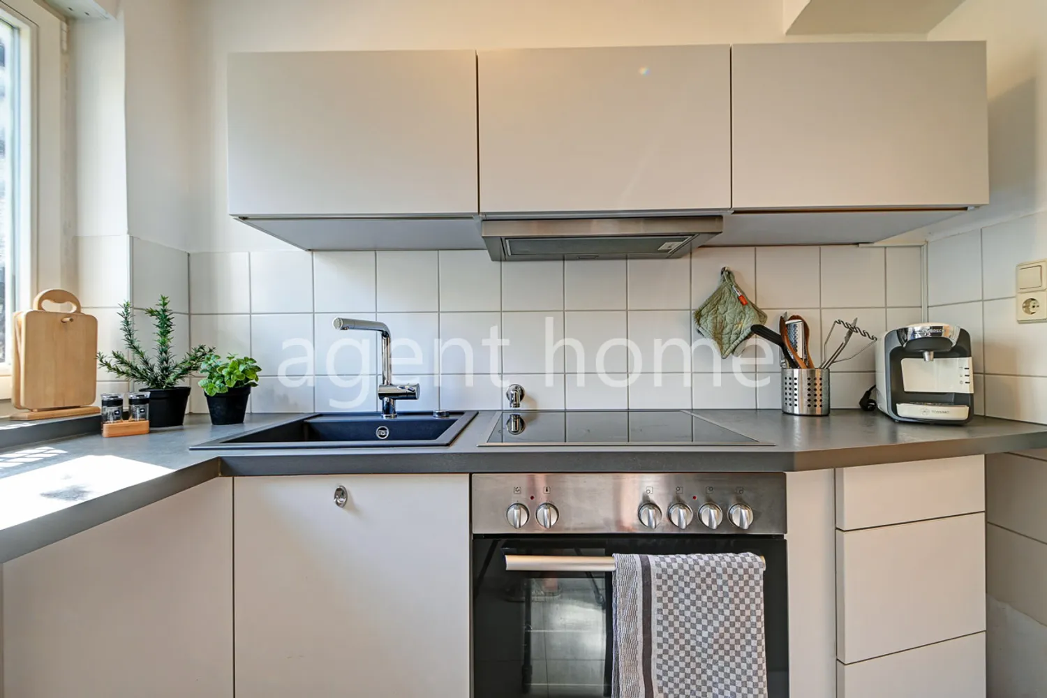 1 room apartment with 30 m² in Stuttgart – Photo 11