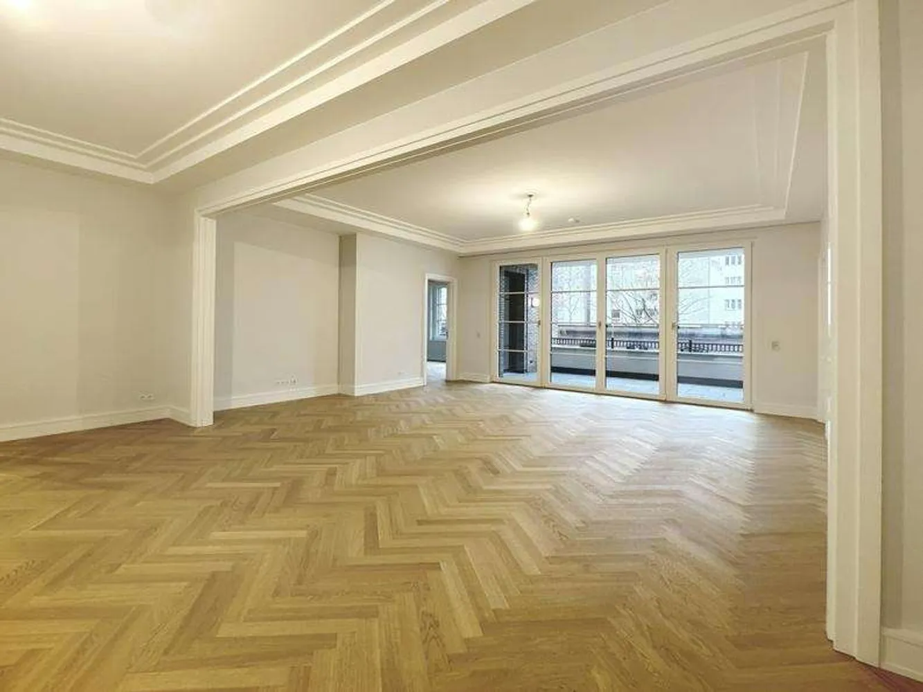 5 Zimmer Wohnung mit 170 m² in Berlin – Bild 2