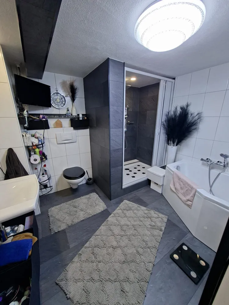 5 Zimmer Wohnung mit 118 m² in Wiesbaden – Bild 1
