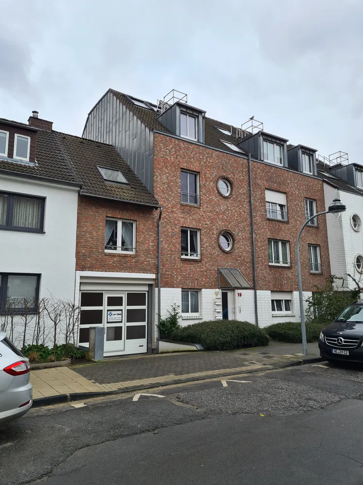 4 Zimmer Wohnung mit 110 m² in Düsseldorf – Bild 2